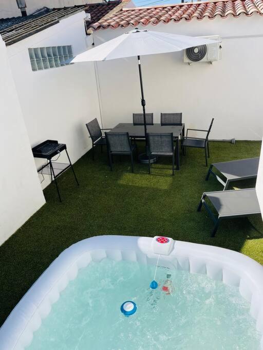 Maison 4 Personnes Avec Jacuzzi Marignane Kültér fotó