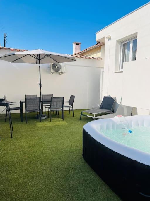 Maison 4 Personnes Avec Jacuzzi Marignane Kültér fotó